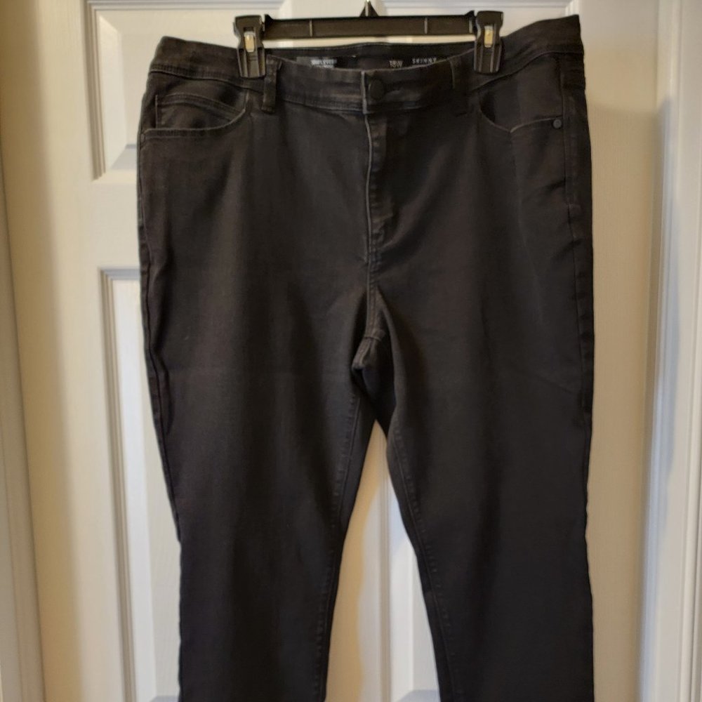 Simply Vera Mid-Rise Black Skinny Jeans